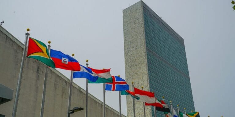 Експертен доклад на ООН призовава правителствата да забранят „промяната на пола“ за деца